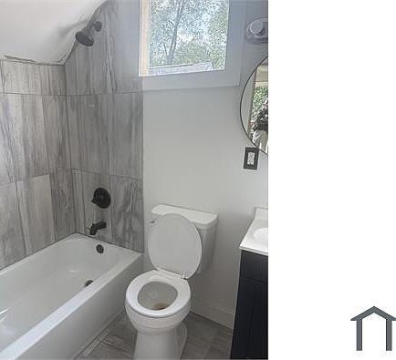 5th image of 3888 Mathis St #1