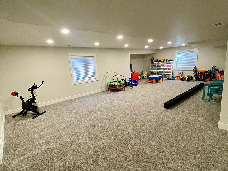 502 N 2420 E — Photo 14