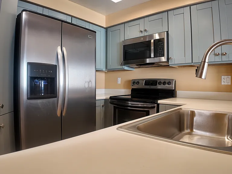 655 Columbia St #313 — Photo 8