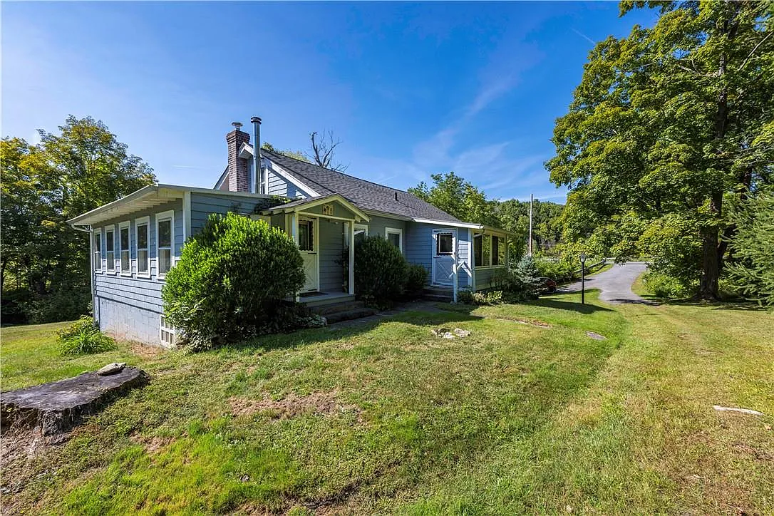 9 Hardscrabble Road photo 1
