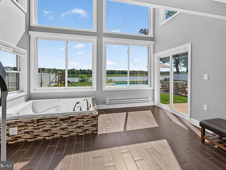 249 Club House Dr — Photo 3