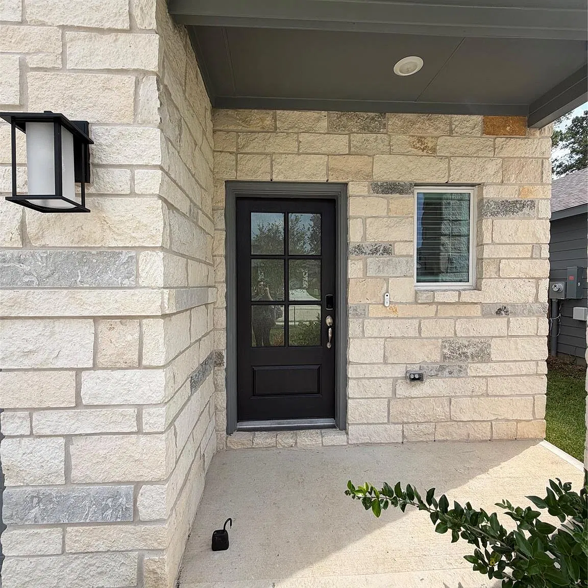 4 bed, 2.5 bath, 2255 sqft, $2,400 — Photo 3