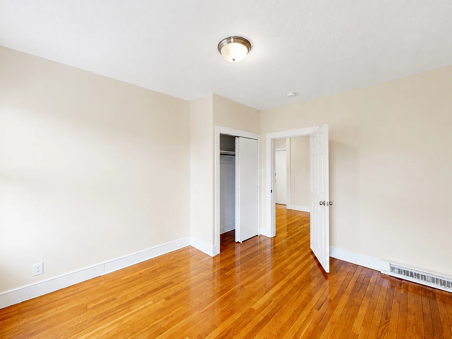 2 bed, 950 sqft, $2,900 — Photo 4