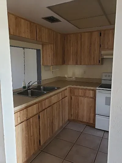 3801 Country Club Blvd #7 — Photo 35