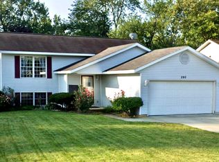 290 W 32nd St, Holland, MI 49423