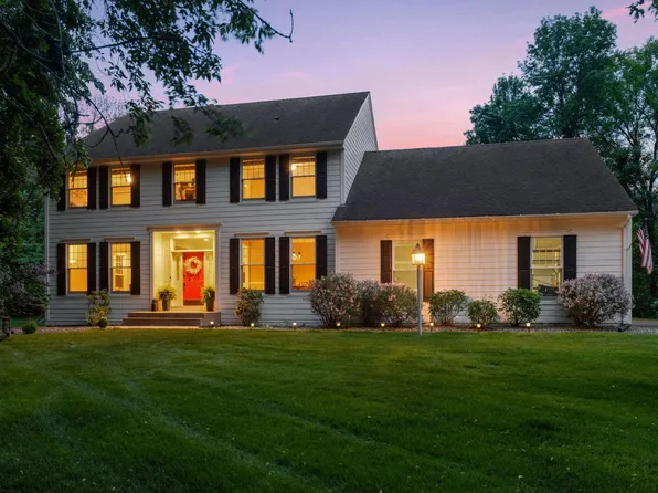 650 Gander Rd, Wayzata, MN 55391