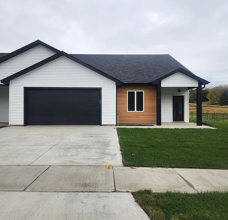 2012 Parkview Dr #3