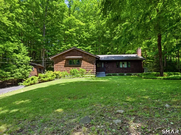 11 Wicks Manor Drive, Danbury, CT 06810