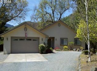 1655 Wards Creek Rd, Rogue River, OR 97537