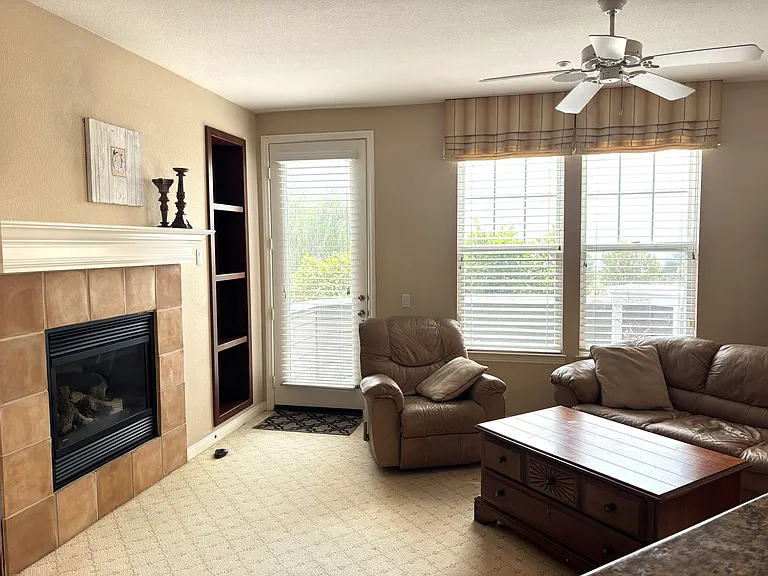 4755 Beachwood Ct — Photo 7
