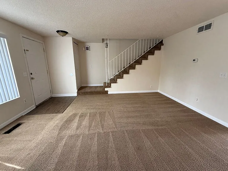 1450 Baker 1451 Ashland — Photo 2