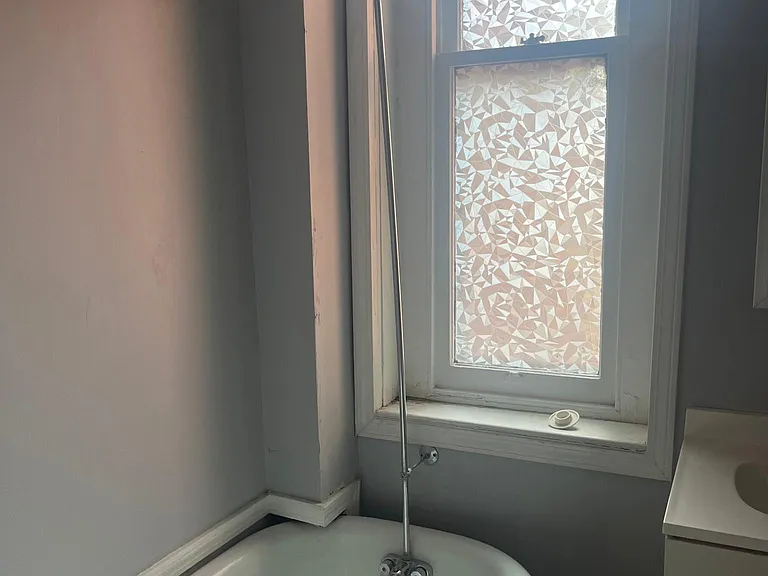 120 E Oak St #1 — Photo 15