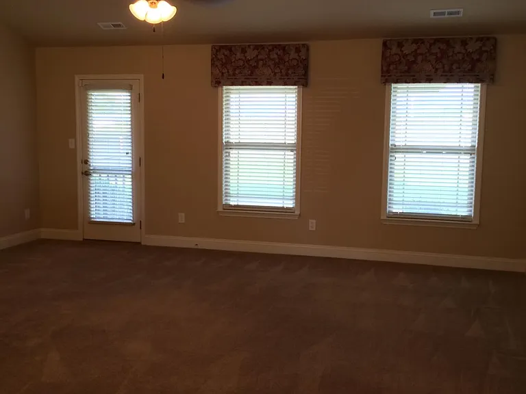 108 Grantham Cir — Photo 21