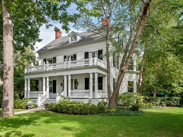 307 Abbottsford Rd, Kenilworth, IL 60043