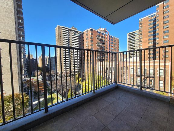4th image of 50 W 93rd St APT 8E