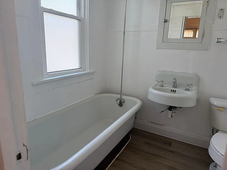131 Broadwater Ave — Photo 2