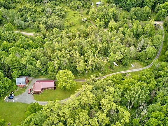 2nd image of 2000 Bucks Creek Rd