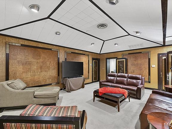 27th image of 10 Vouga Ln