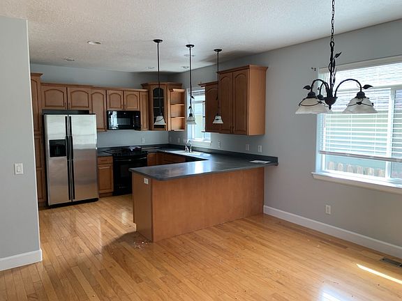 Open Kitchen/Dining