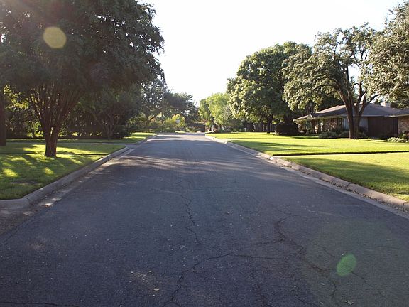 4th image of 4629 College Park Dr