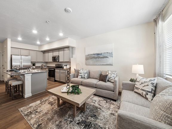 Creekside Townhomes Living Area