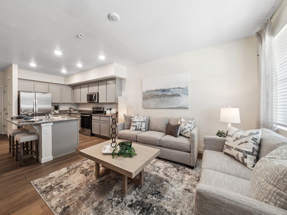 Creekside Townhomes Living Area