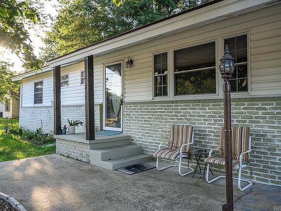 4th image of 1301 Reeves Ave