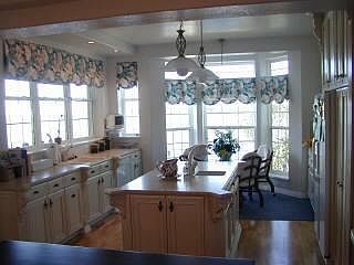2nd image of 122 Redwing Rd