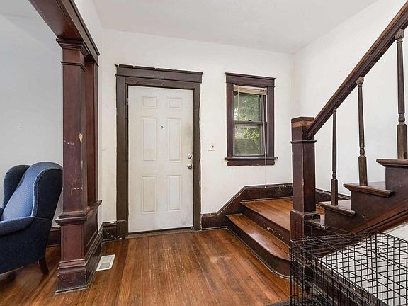 3rd image of 1914 E 14th St