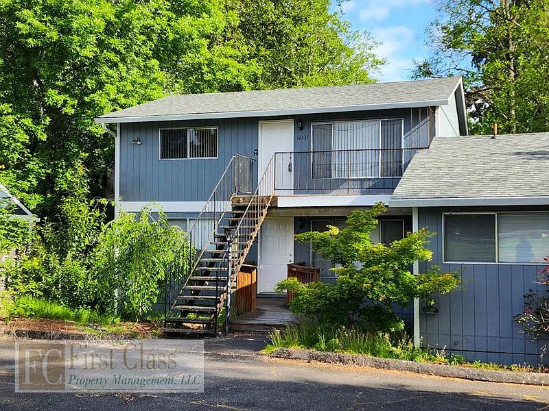 2 bed, 1.0 bath, 780 sqft, $1,395 — Photo 2