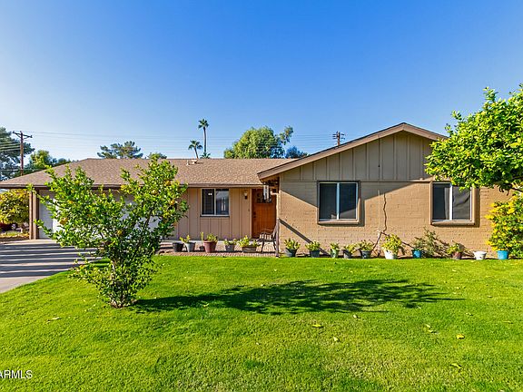2nd image of 3640 W GARDENIA Avenue