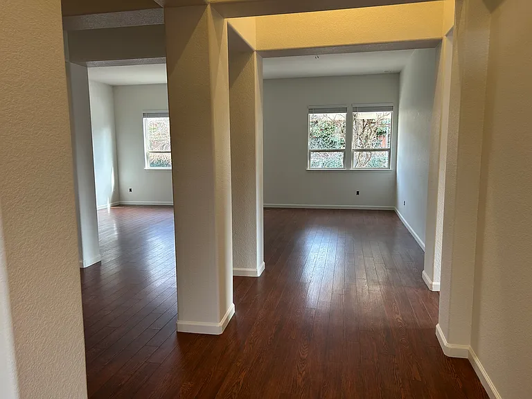 2620 Heather Field Ln — Photo 3