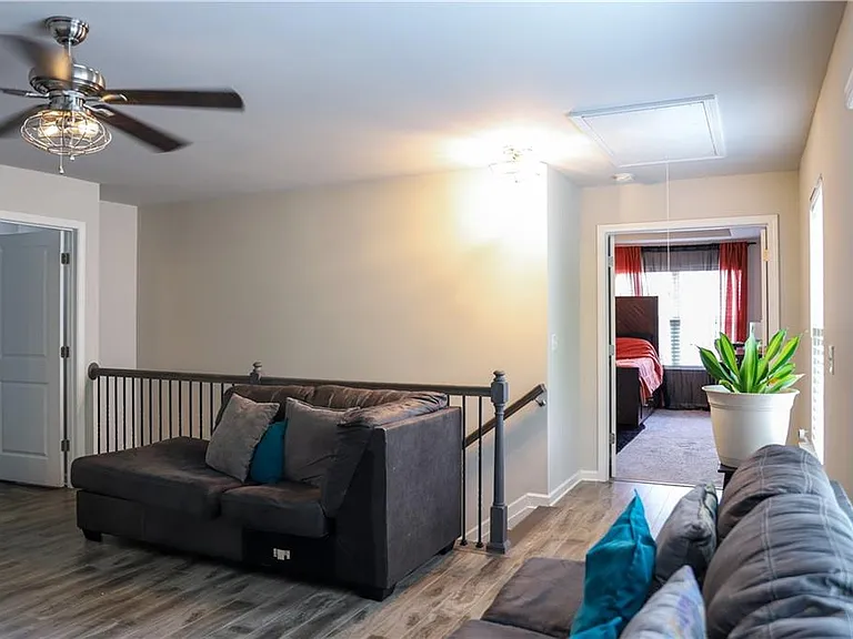 402 Mulberry Row SE — Photo 10