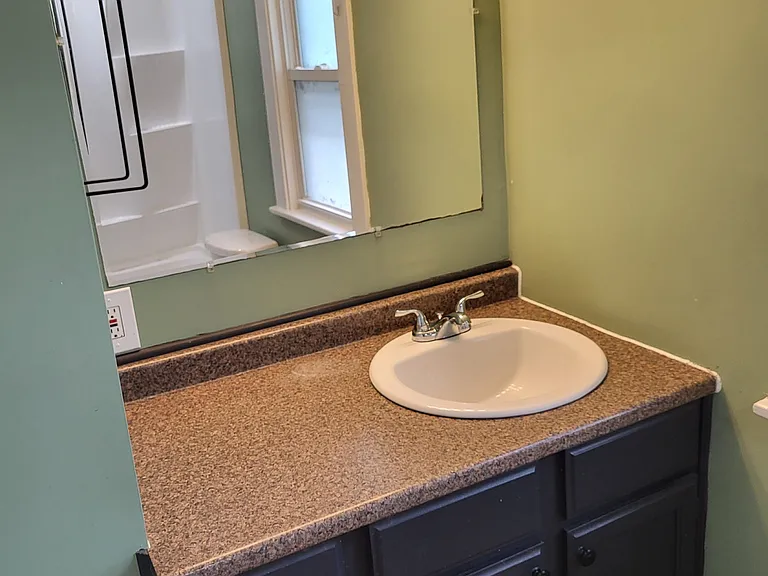 124 Westwood Ave — Photo 9