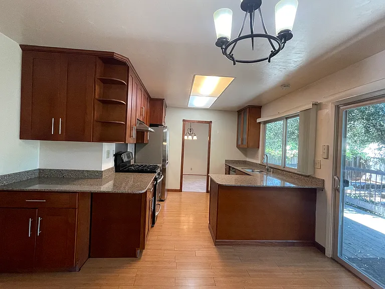4935 Massachusetts Dr — Photo 4