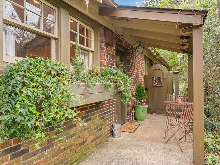 309 Randall St — Photo 31