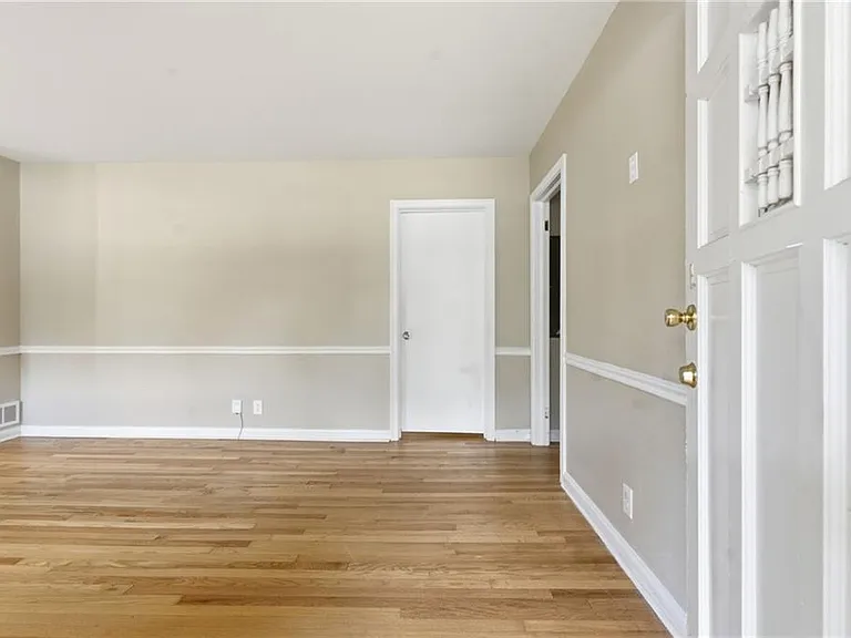 2140 Oakawana Dr NE — Photo 11