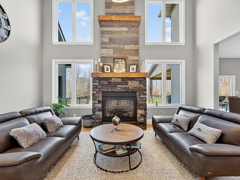 18 Walnut Dr — Photo 5