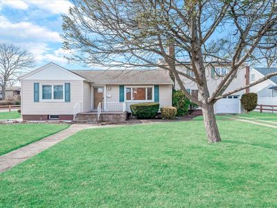 430 Bayview Avenue, Amityville, NY, 11701
