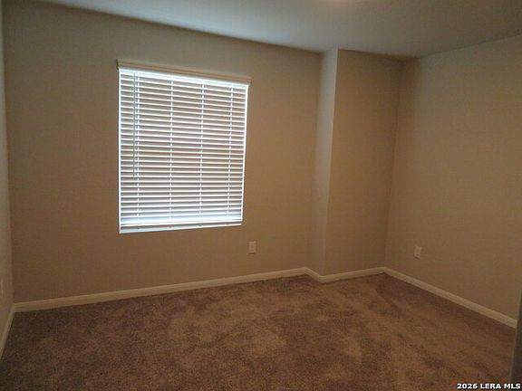 4th image of 554 Blue Stem Rd