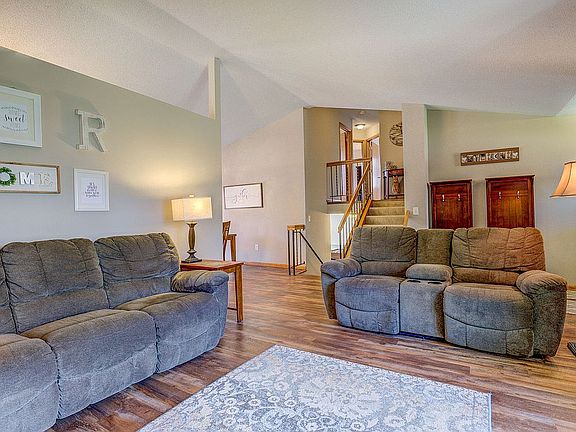 4th image of 2841 McKinley Dr