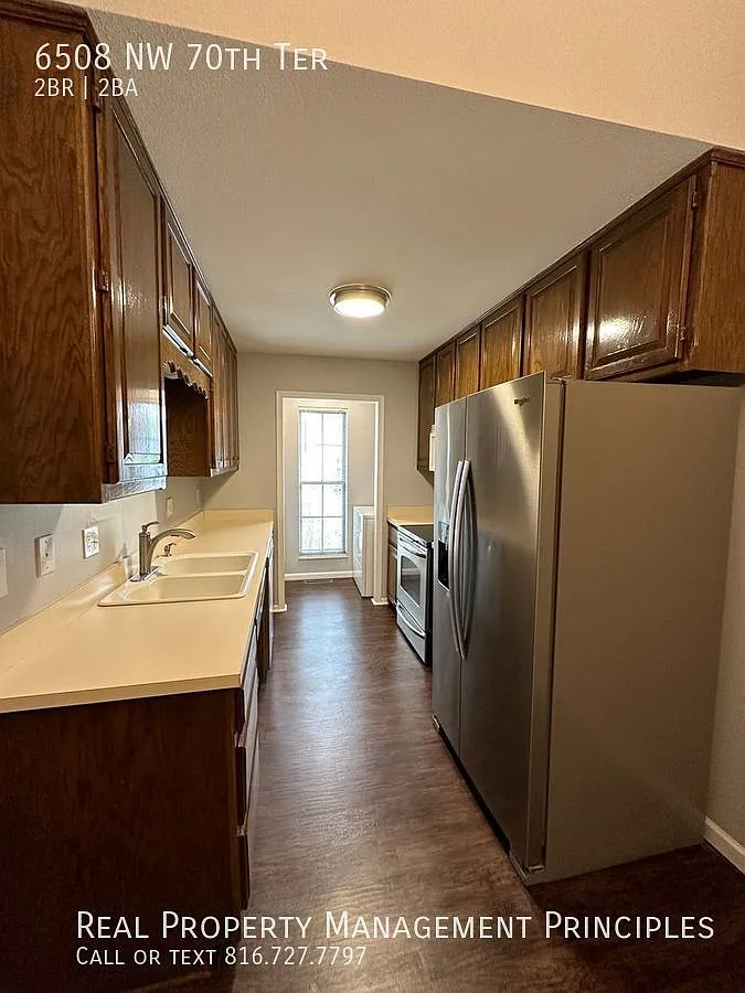 Spacious 2 Bedroom 2 Bath Townhouse! Deposit Free with Obligo! — Photo 4