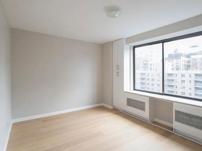 382 Central Park W #15H — Photo 8