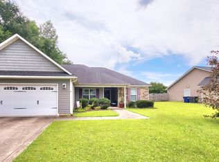 524 Hogart St, Raeford, NC 28376
