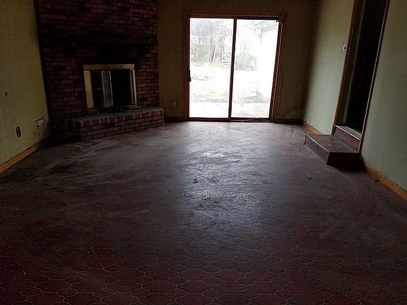 4th image of 136 E Swartzel Ave