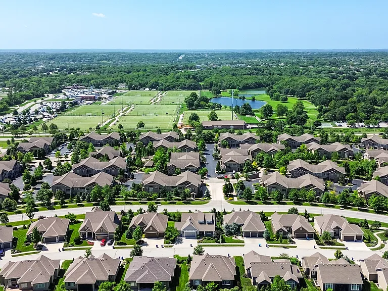 Sovereign at Overland Park — Photo 49