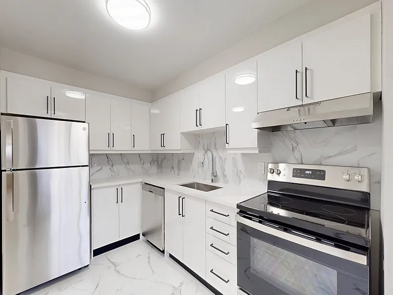 345 Merton St — Photo 1