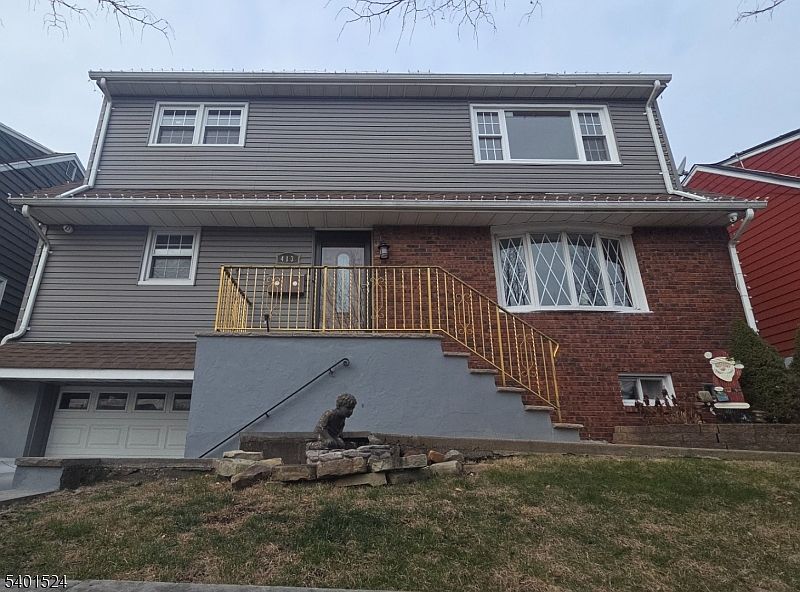 1st image of 413 Farnham Ave