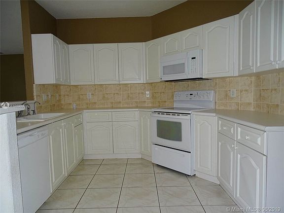 3rd image of 125 NW 164th Ave