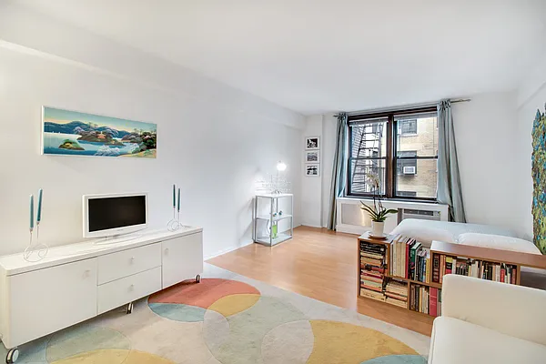 Sold by Rossi Living | media 8